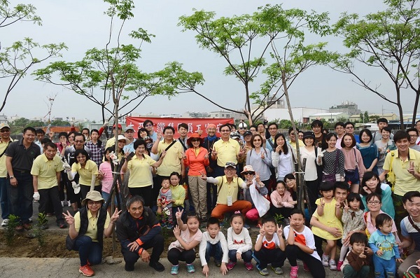 Ta Ya Group Gathered on Family Day for Orange Jasmine Plantation and Ride Through Shanhaizhen Trail