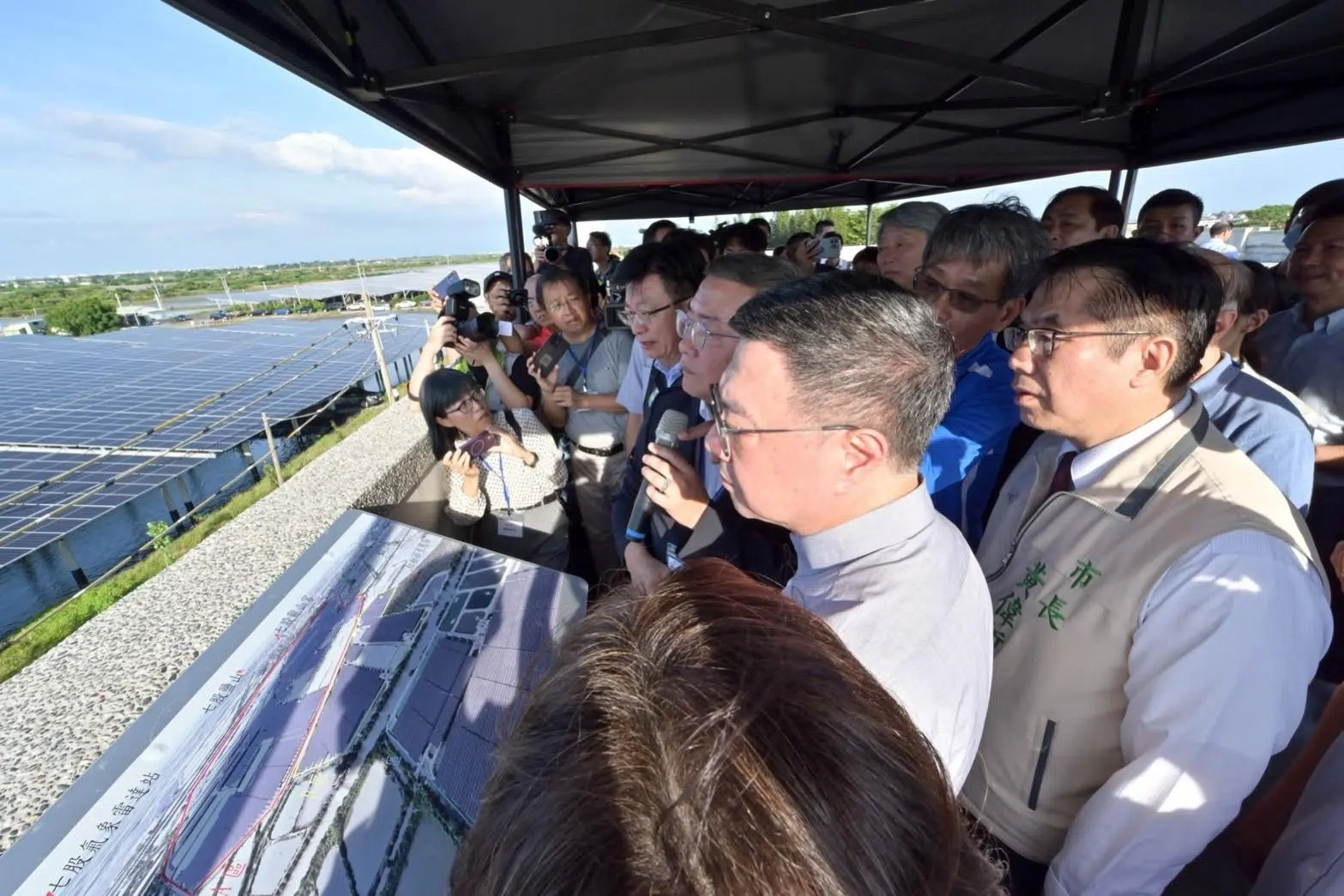 參訪台南漁電共生推動成果 卓揆：訂定綠能產業透明回饋機制、簡化申請流程 創造業者與農漁民雙贏局面【新聞傳播處】
