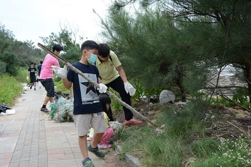 Sinwu coastal cleanup during Ta Ya's Northern Region Family Day