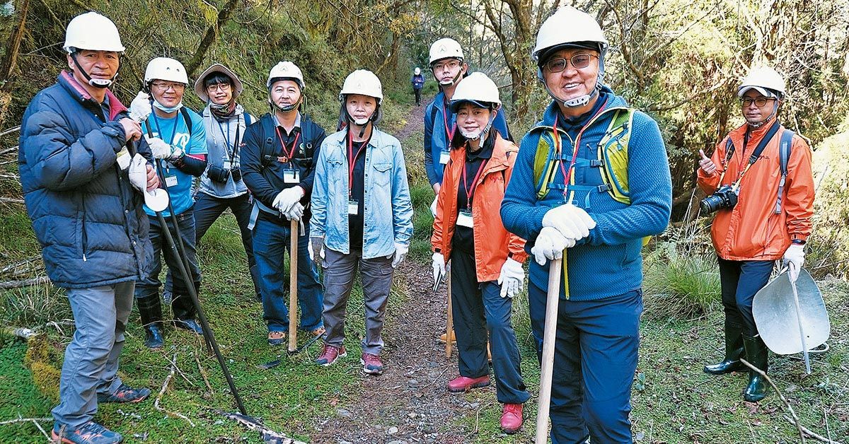 步道師教我的那些事!大亞集團從修一條山路開始 用手作步道取代水泥工法 步道師教我的那些事!大亞集團從修一條山路開始 用手作步道取代水泥工法