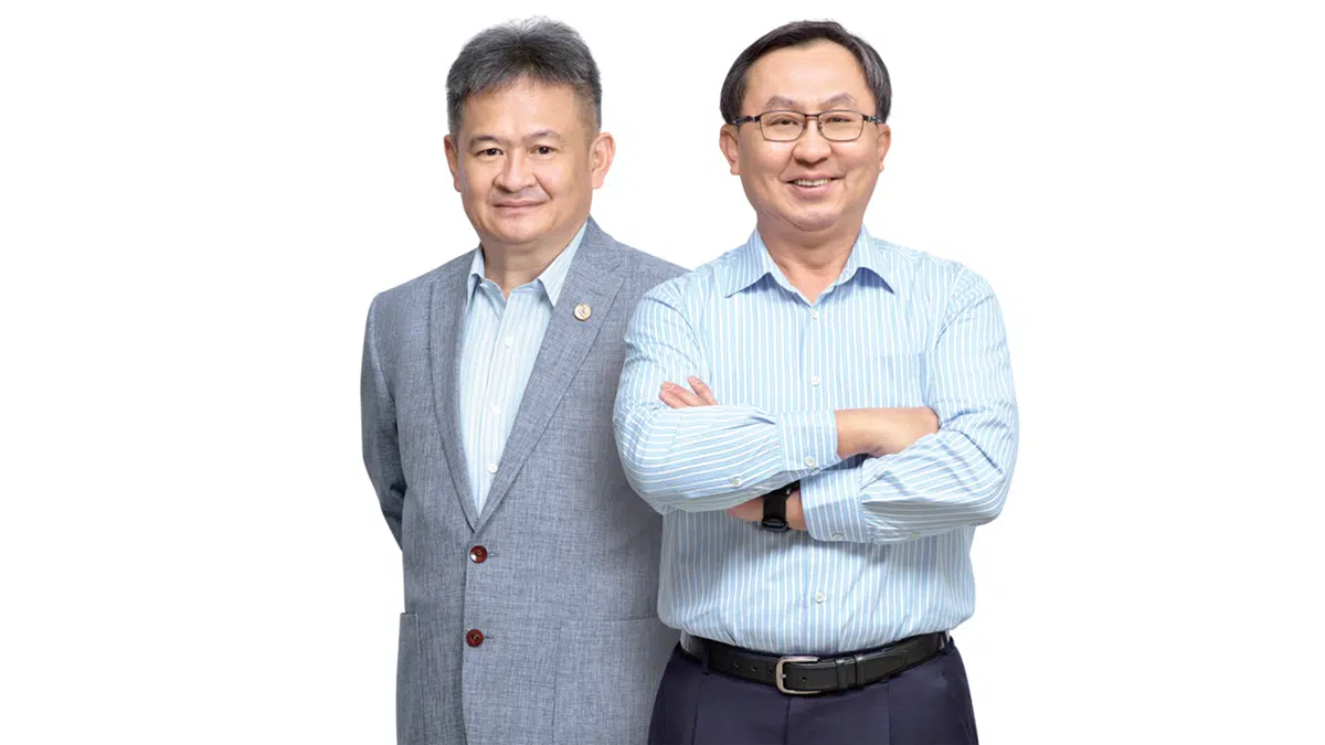 ▲大亞集團沈尚宏董事長(右)與沈尚宜總經理(左)。