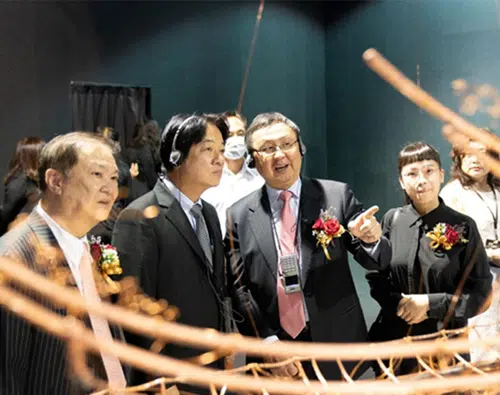 大亞集團攜手德國紅點設計獎藝術家李昕 一「銅」展現穩定力量